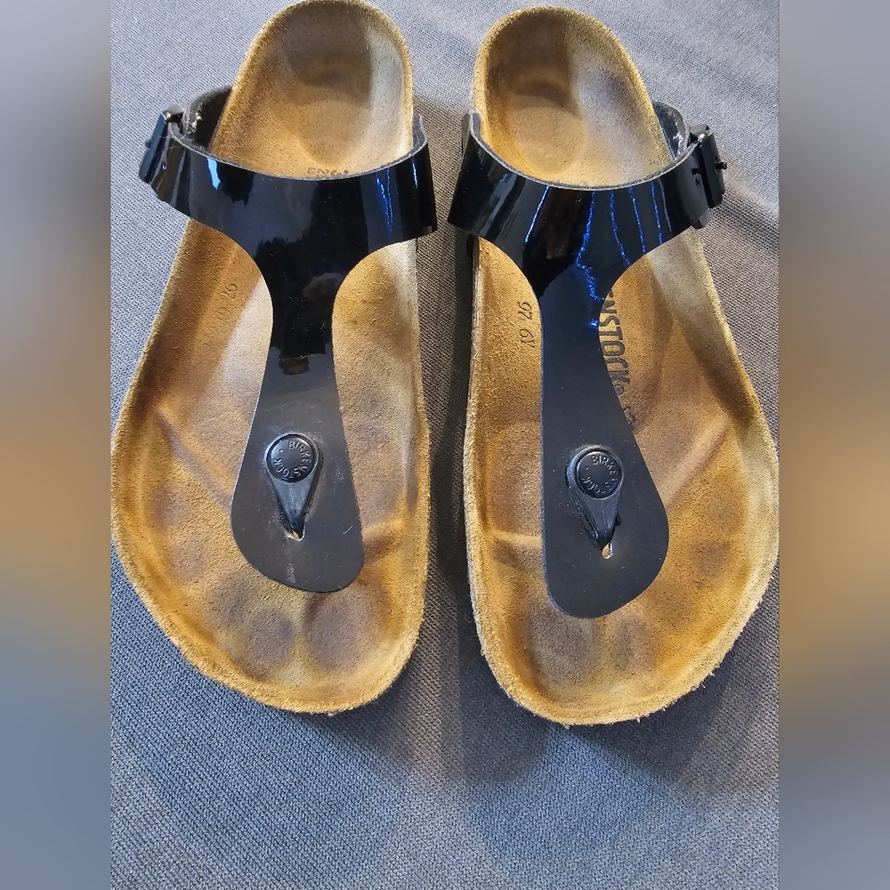 Black Patent T-Strap Women’s Sandals - Birkenstock Style